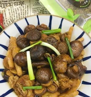 香菇栗子鸡爪汤怎么做？有哪些步骤和技巧？