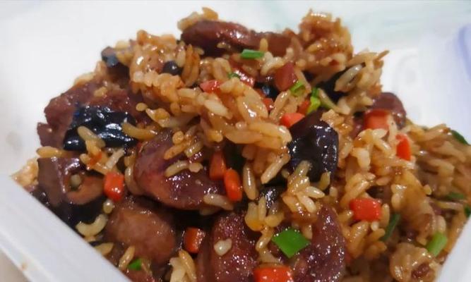 香菇腊肠焖饭怎么做？步骤和技巧有哪些？
