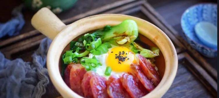 香菇腊肠煲仔饭怎么做？步骤和技巧有哪些？