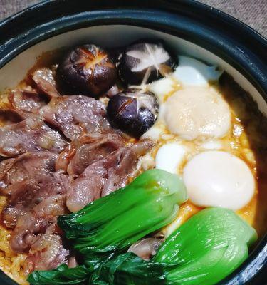 香菇腊肠煲仔饭怎么做？步骤和技巧有哪些？