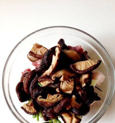 香菇饺子怎么做？香菇饺子的家常做法是什么？