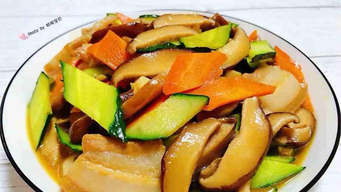 香菇茭白炒肉片怎么做？步骤和技巧有哪些？