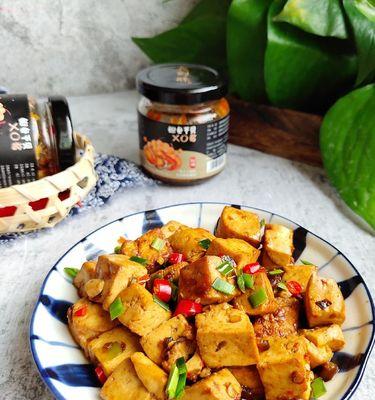 香菇酱木耳烧豆腐的做法是什么？步骤详细吗？