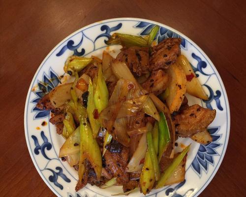 香菇酱炒回锅肉怎么做？步骤和技巧是什么？