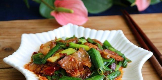 香菇酱炒回锅肉怎么做？步骤和技巧是什么？