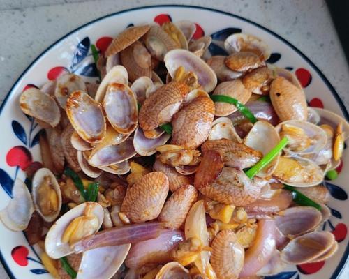 香菇酱炒花甲怎么做？步骤和技巧是什么？