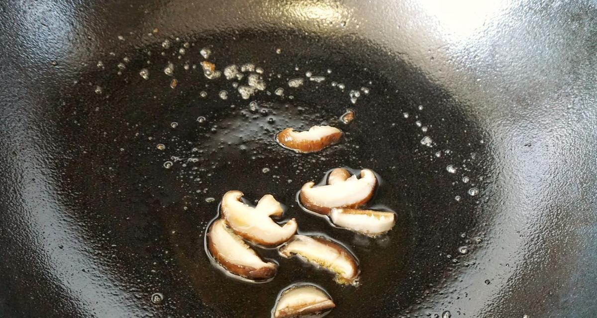 香菇姜丝烩汁蒸鱼怎么做？步骤和技巧是什么？