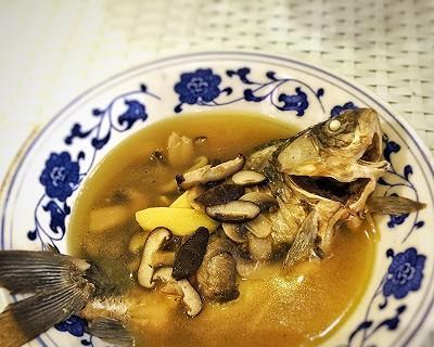 香菇鲫鱼汤的做法是什么？如何做出鲜美的香菇鲫鱼汤？
