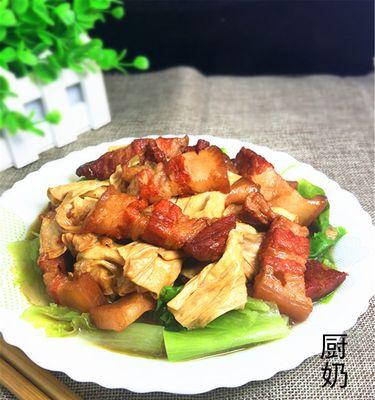 香菇鸡腿焖腐竹怎么做？步骤和技巧有哪些？