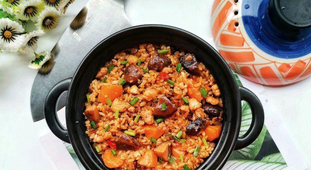 香菇鸡腿煲仔饭怎么做？详细步骤和技巧是什么？