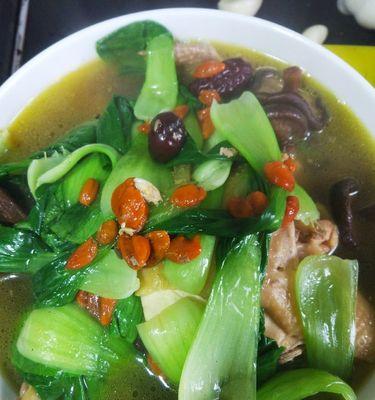 香菇鸡汤怎么做才鲜美？详细步骤和技巧是什么？