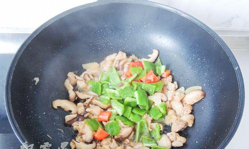香菇鸡丝饭的做法是什么？步骤详细吗？