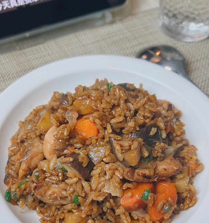 香菇鸡肉焖饭怎么做？步骤和技巧有哪些？