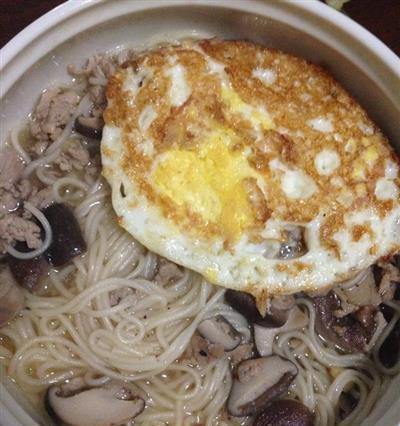 香菇鸡蛋肉饼汤怎么做？步骤和技巧有哪些？