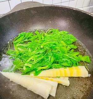香菇烩竹笋怎么做？步骤和技巧有哪些？