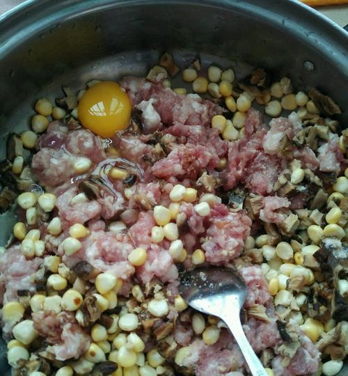 香菇胡萝卜玉米水饺怎么做？步骤和技巧有哪些？