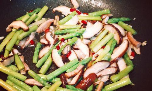 香菇胡萝卜芦笋肉片粥怎么做？步骤和技巧是什么？