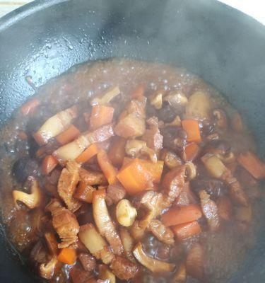 香菇红烧肉怎么做？步骤和技巧有哪些？