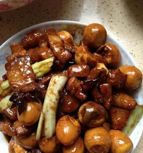 香菇红烧肉怎么做？步骤和技巧有哪些？