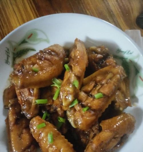 香菇红烧鸡翅的做法是什么？步骤详细吗？