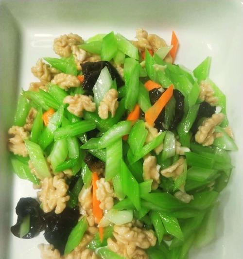 香菇黑木耳炒芹菜降血压效果好吗？具体做法是什么？