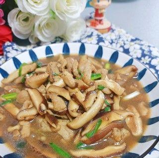 香菇蚝油焖鸡肉怎么做？步骤和技巧有哪些？