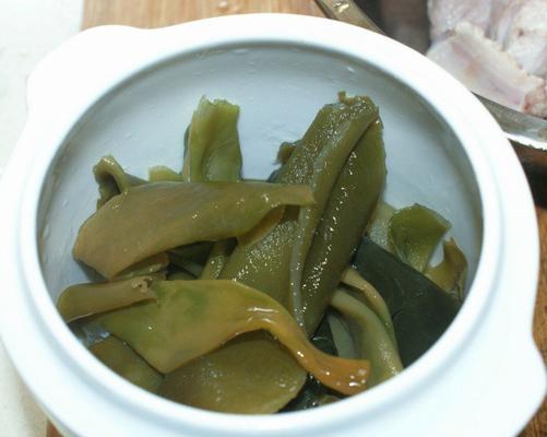 香菇海带炖排骨怎么做？步骤和技巧有哪些？