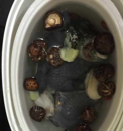 香菇枸杞乌鸡汤的做法是什么？如何在家轻松制作？