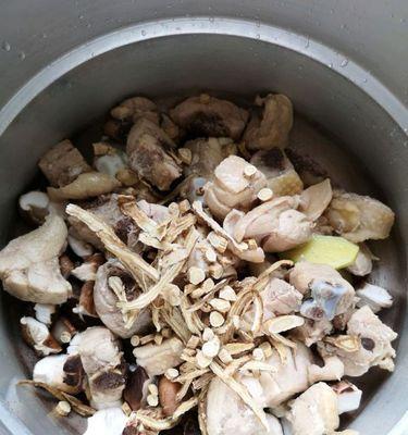 香菇炖猪心的做法是什么？如何炖制出美味的香菇炖猪心？