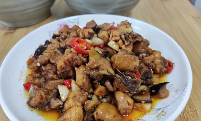 香菇炖鸡肉的做法是什么？如何炖出鲜美的香菇鸡肉汤？