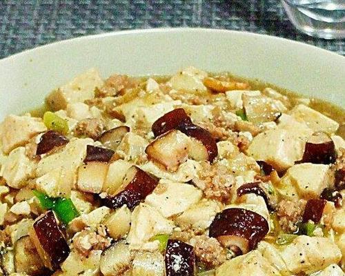 香菇炖豆腐怎么做？步骤和技巧有哪些？