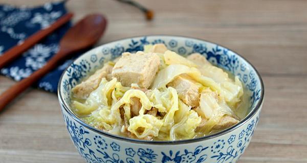 香菇炖冻豆腐怎么做？步骤和技巧是什么？
