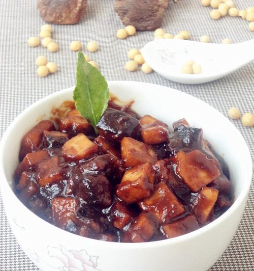 香菇豆干的做法是什么？如何在家轻松制作？