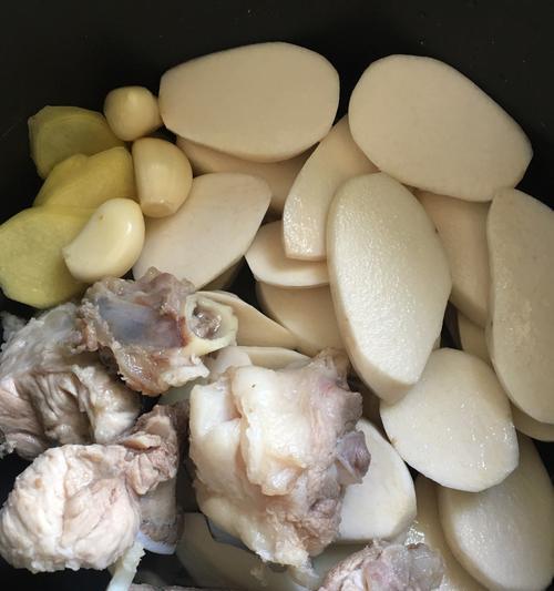 香菇大骨汤怎么做？有哪些步骤和技巧？