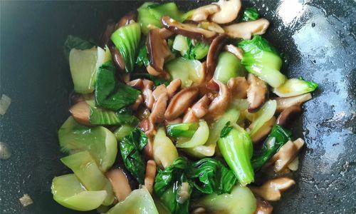 香菇炒油菜怎么做？步骤和技巧有哪些？