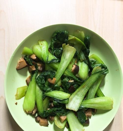 香菇炒小白菜怎么做？步骤和技巧有哪些？