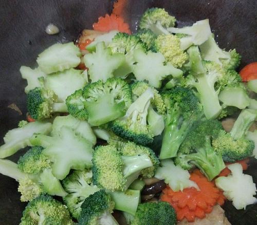 香菇炒西蓝花怎么做？步骤和技巧有哪些？