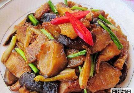 香菇炒五花肉的做法是什么？如何炒出鲜香可口的五花肉？