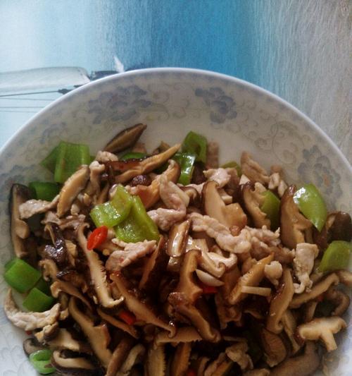 香菇炒肉怎么做？步骤和技巧有哪些？