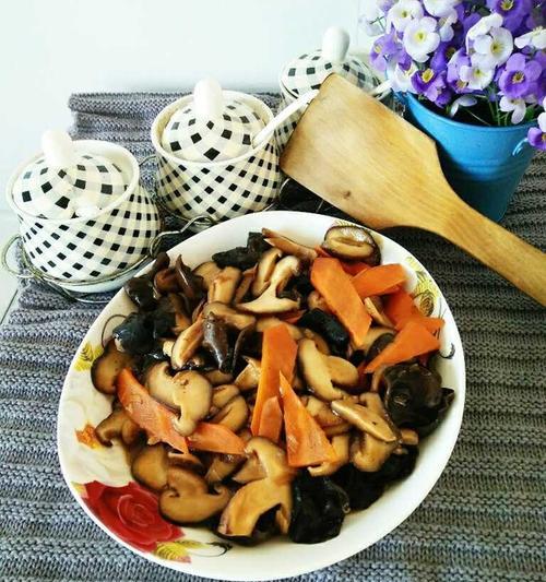 香菇炒木耳胡萝卜怎么做？步骤和技巧有哪些？