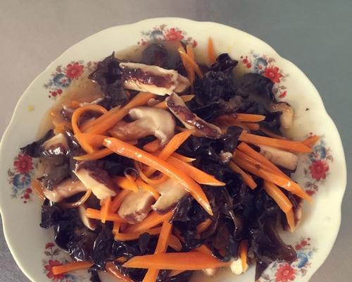 香菇炒木耳胡萝卜怎么做？步骤和技巧有哪些？