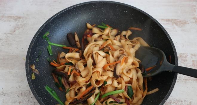 香菇炒面怎么做？步骤详解和常见问题解答？