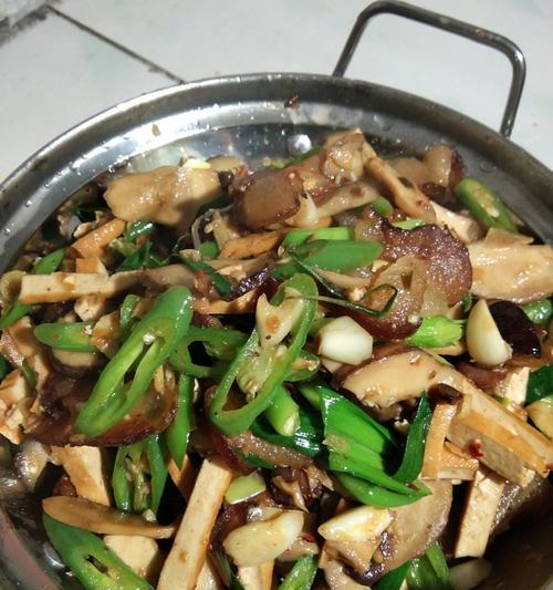 香菇炒腊肉怎么做？步骤和技巧有哪些？