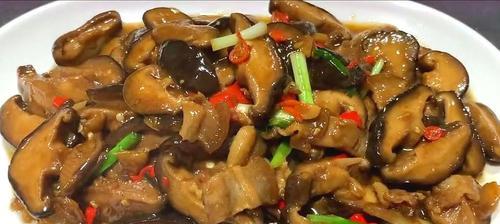 香菇炒鸡的做法是什么？如何在家做出美味的香菇炒鸡？