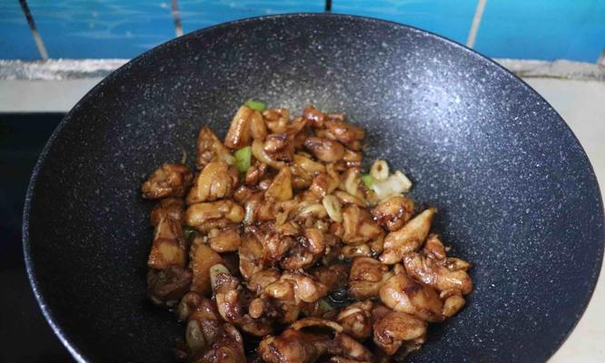香菇炒滑鸡怎么做？步骤和技巧有哪些？