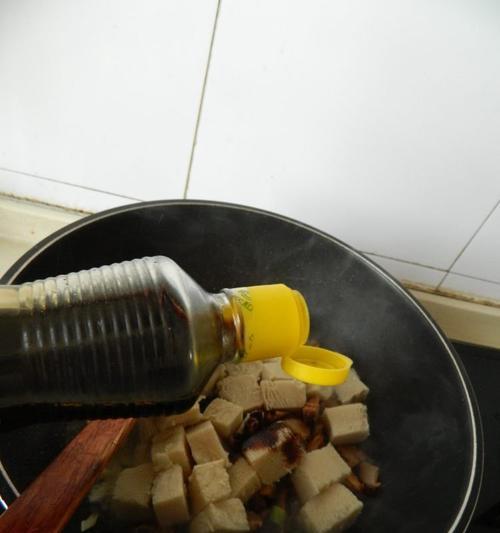 香菇炒冻豆腐怎么做？步骤和技巧有哪些？