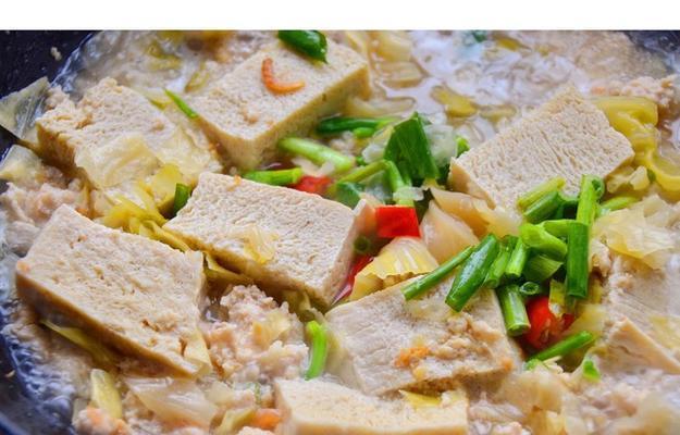 香菇炒冻豆腐怎么做？步骤和技巧有哪些？