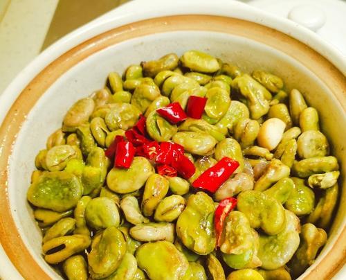 香菇爆炒蚕豆的做法是什么？步骤详解如何做？