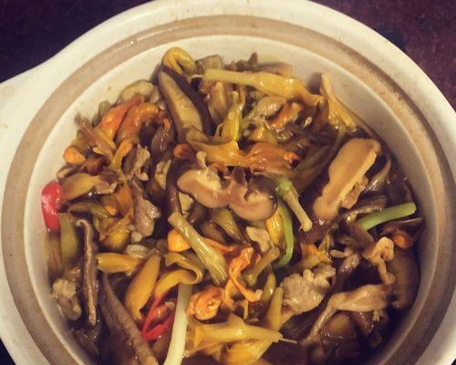 香菇煲花肉怎么做才好吃？步骤和技巧是什么？